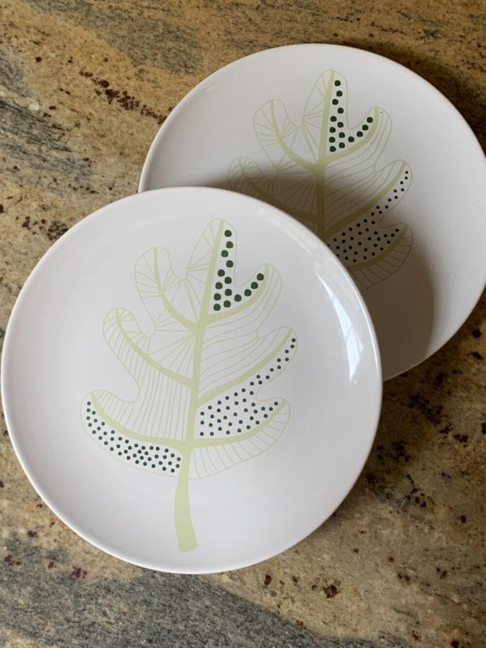 Ikea White Green Leaf Dinner Plate Portugal Leaf Design Lot Of 2 Plates 10 5/8"